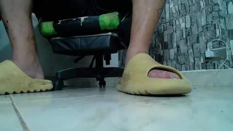 Snapshot of srfindomfeet_ chatting on February 2025 05:13:02 AM sr master cum its my old account online show from February 2025 05:13:02 AM