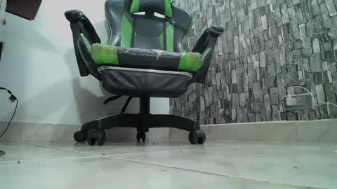 Snapshot of srfindomfeet_ chatting on March 2025 02:37:02 AM sr master cum its my old account online show from March 2025 02:37:02 AM