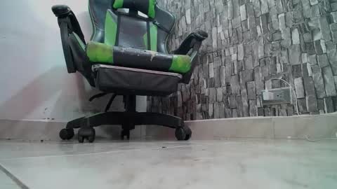 Snapshot of srfindomfeet_ chatting on March 2025 07:56:01 PM sr master cum its my old account online show from March 2025 07:56:01 PM