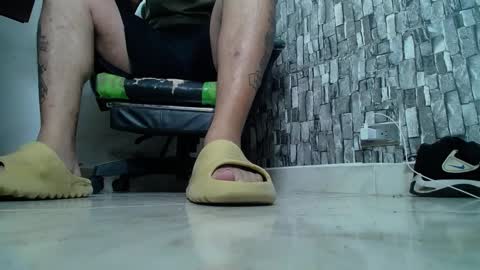 Snapshot of srfindomfeet_ chatting on March 2025 01:37:01 AM sr master cum its my old account online show from March 2025 01:37:01 AM