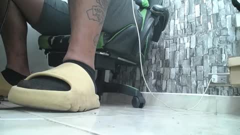 Snapshot of srfindomfeet_ chatting on September 2025 02:11:02 AM sr master cum its my old account online show from September 2025 02:11:02 AM