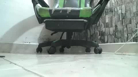 Snapshot of srfindomfeet_ chatting on September 2025 02:11:02 AM sr master cum its my old account online show from September 2025 02:11:02 AM