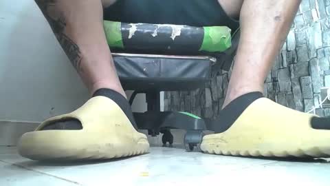 Snapshot of srfindomfeet_ chatting on September 2025 01:07:02 AM sr master cum its my old account online show from September 2025 01:07:02 AM
