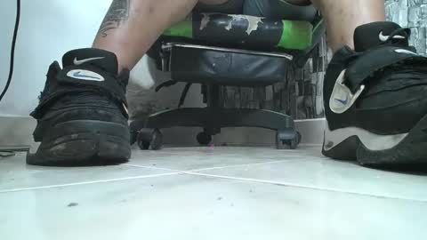 Snapshot of srfindomfeet_ chatting on September 2025 01:54:01 AM sr master cum its my old account online show from September 2025 01:54:01 AM