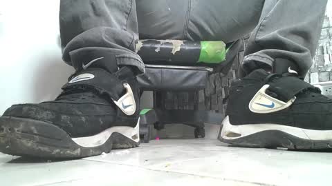 Snapshot of srfindomfeet_ chatting on October 2025 06:49:02 PM sr master cum its my old account online show from October 2025 06:49:02 PM