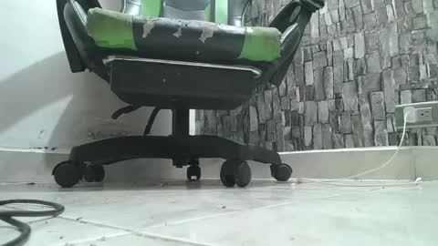 Snapshot of srfindomfeet_ chatting on October 2025 04:32:02 AM sr master cum its my old account online show from October 2025 04:32:02 AM