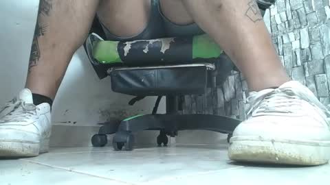 Snapshot of srfindomfeet_ chatting on October 2025 12:22:02 AM sr master cum its my old account online show from October 2025 12:22:02 AM