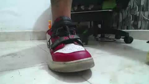 Snapshot of srfindomfeet_ chatting on June 2026 09:05:02 PM sr master cum its my old account online show from June 2026 09:05:02 PM