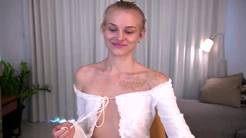 Scarlett online show from December 2024 04:12:02 AM