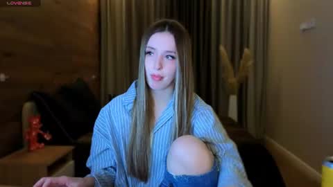 Snapshot of ssurf_time chatting on June 2026 07:40:01 PM Chloe online show from June 2026 07:40:01 PM