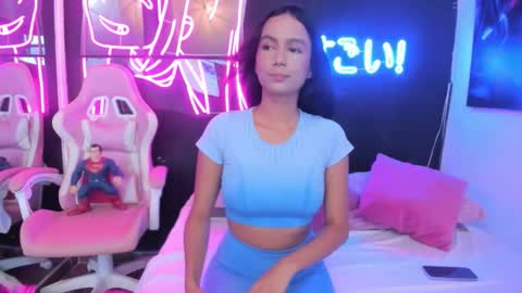 staarlightt online show from December 2025 07:55:01 PM