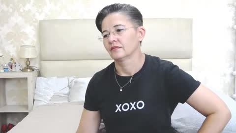 Snapshot of staceydarling chatting on September 2025 09:09:02 AM staceydarling online show from September 2025 09:09:02 AM