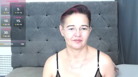 staceydarling online show from November 2025 01:15:01 AM