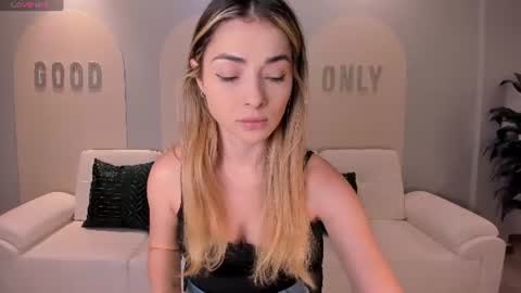Snapshot of staceywood_ chatting on June 2026 11:35:02 AM Stacy Woods online show from June 2026 11:35:02 AM