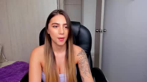 Stacy Conner online show from November 2025 08:42:01 PM