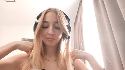 Mila online show from February 2026 06:09:02 AM