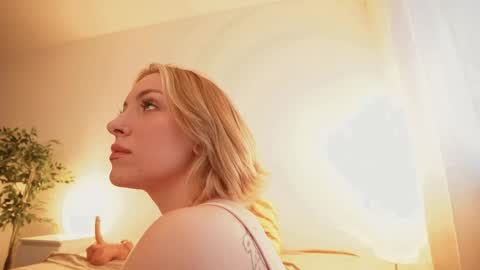 Snapshot of stanovaya300kg chatting on May 2026 04:04:02 PM Kristina online show from May 2026 04:04:02 PM