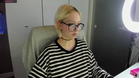 Snapshot of starelli chatting on May 2026 08:25:01 PM Kate online show from May 2026 08:25:01 PM