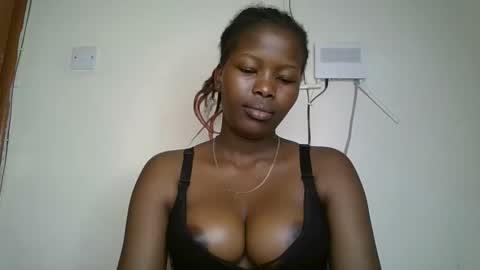 staria_diva online show from December 2025 09:43:01 PM