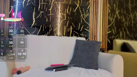 starlight_mature23_aws online show from April 2026 09:15:02 PM