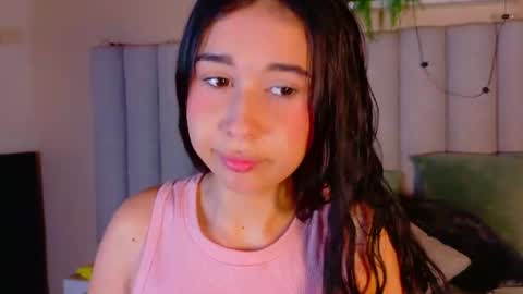 Snapshot of starrmoon__ chatting on June 2026 02:47:02 AM M O O N online show from June 2026 02:47:02 AM