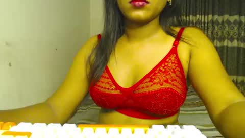 Snapshot of starrywhispers chatting on June 2026 10:32:02 PM StarryWhispers online show from June 2026 10:32:02 PM