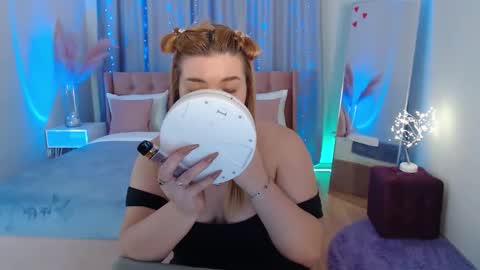 stasynickols online show from October 2025 06:10:01 PM
