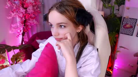 MONICA online show from November 2025 12:31:02 PM