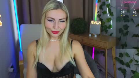 Snapshot of ste1la chatting on May 2026 09:14:01 AM Stella online show from May 2026 09:14:01 AM