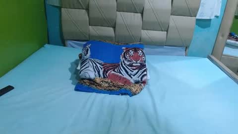 Stefanny online show from November 2025 04:28:01 PM