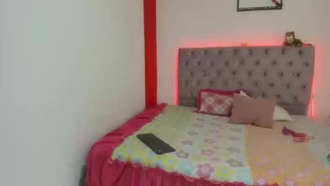 stefany_andruw online show from October 2025 01:44:01 PM