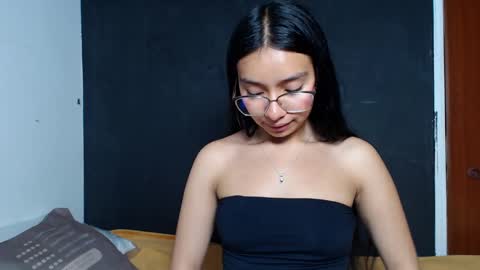 Stefanny lopez online show from February 2025 11:58:01 AM