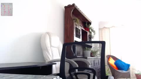 Snapshot of stefy_gomez_ chatting on May 2026 05:40:02 PM Estefany online show from May 2026 05:40:02 PM
