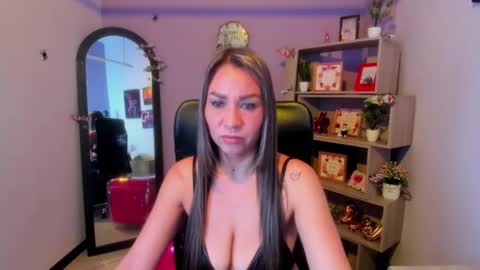 stefy_zea online show from October 2025 06:01:01 PM