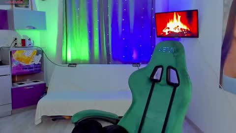 Stella online show from December 2025 02:45:02 PM