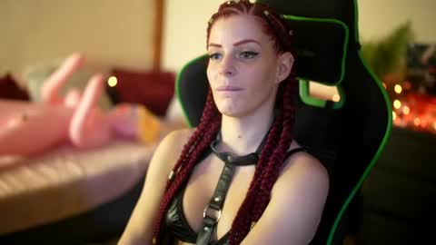 Snapshot of stella_shock chatting on June 2026 03:50:02 PM Stella online show from June 2026 03:50:02 PM