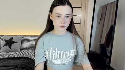 stella_sunny online show from March 2026 05:19:02 PM