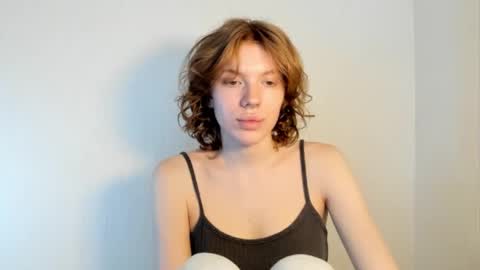 S T E L L A online show from September 2025 11:54:02 AM