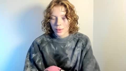 S T E L L A online show from October 2025 11:43:01 AM