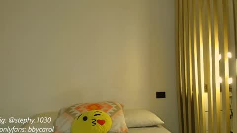 stephany online show from November 2025 05:51:01 AM