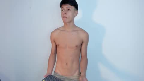 Stephane Rouss online show from November 2025 07:57:01 PM