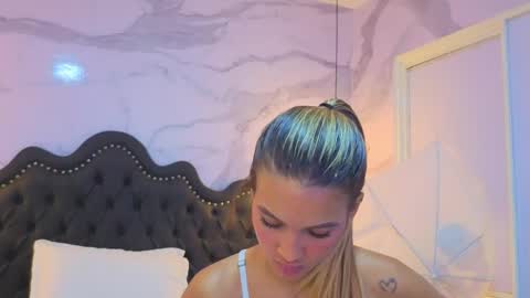 Snapshot of stephani_sweet chatting on May 2026 04:07:02 AM Stefff online show from May 2026 04:07:02 AM