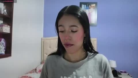 Snapshot of stephania_t chatting on May 2026 03:41:01 PM Stephania online show from May 2026 03:41:01 PM