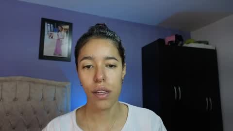 Snapshot of stephania_t chatting on May 2026 12:56:01 PM Stephania online show from May 2026 12:56:01 PM