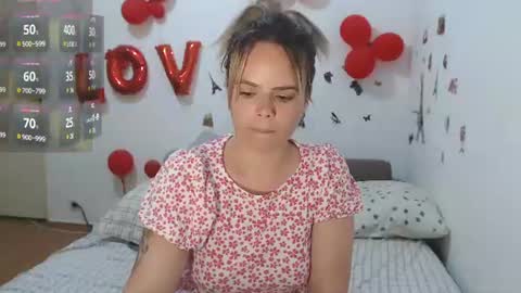 Snapshot of stephaniewild chatting on June 2026 10:35:01 AM Stephanie online show from June 2026 10:35:01 AM