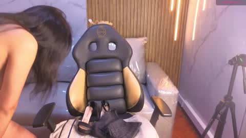 stephany_rodriguez_ online show from November 2025 12:19:02 PM