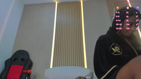 Stephany online show from September 2025 12:05:01 PM