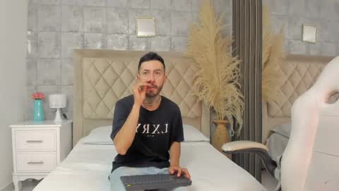 stevenandlaura_ online show from May 2026 08:37:02 PM