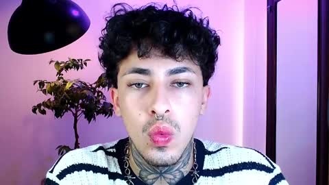 Snapshot of stevennavarro chatting on April 2026 12:09:02 AM Daniel Steven Navarro online show from April 2026 12:09:02 AM