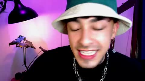 Snapshot of stevennavarro chatting on April 2026 09:23:01 PM Daniel Steven Navarro online show from April 2026 09:23:01 PM